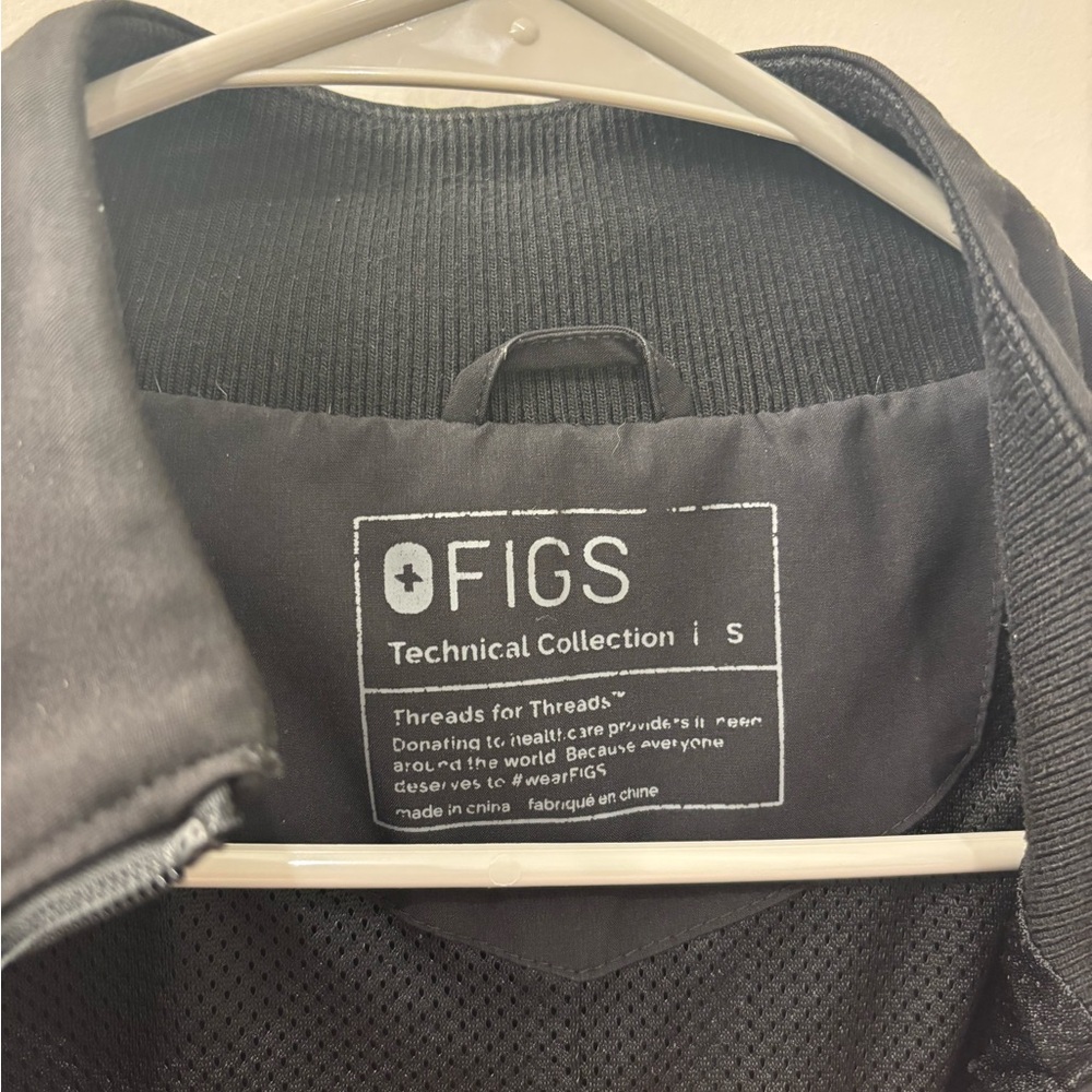 FIGS Sydney Jacket - Picture 3 of 5